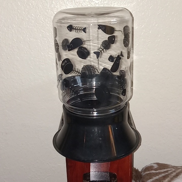 CAT FEEDER - Picture 4 of 6